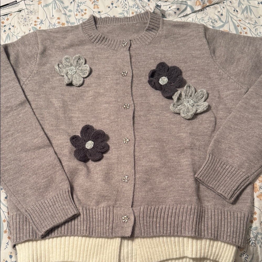 Floral Embellished Gray Sweater